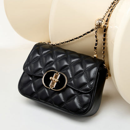 Chic Allure Crossbody | Kapitone Zincirli, Oval Kilit Detaylı